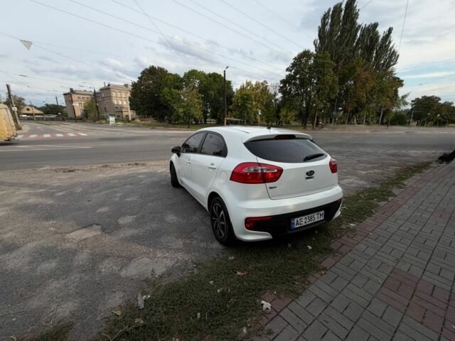 Білий Кіа Ріо, об'ємом двигуна 1.4 л та пробігом 95 тис. км за 8831 $, фото 3 на Automoto.ua
