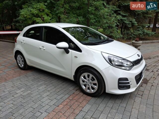 Белый Киа Рио, объемом двигателя 1.4 л и пробегом 78 тыс. км за 12345 $, фото 6 на Automoto.ua