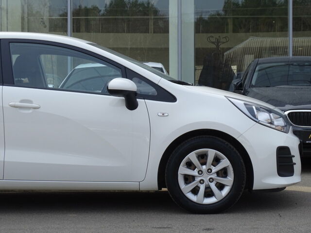 Белый Киа Рио, объемом двигателя 1.1 л и пробегом 72 тыс. км за 8900 $, фото 7 на Automoto.ua