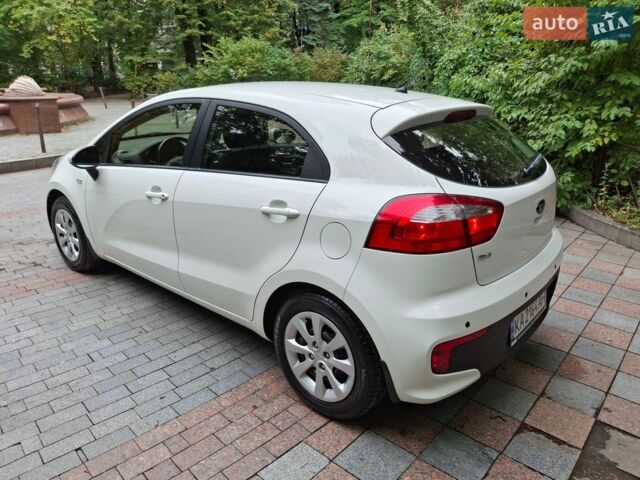 Белый Киа Рио, объемом двигателя 1.4 л и пробегом 78 тыс. км за 12345 $, фото 2 на Automoto.ua