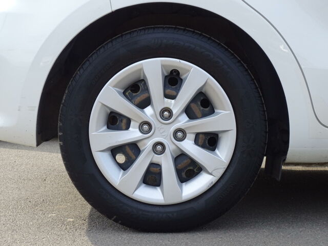 Белый Киа Рио, объемом двигателя 1.1 л и пробегом 72 тыс. км за 8900 $, фото 7 на Automoto.ua