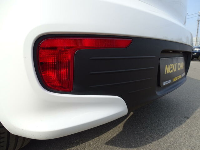 Белый Киа Рио, объемом двигателя 1.1 л и пробегом 72 тыс. км за 8900 $, фото 55 на Automoto.ua