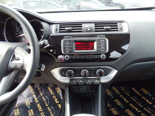 Белый Киа Рио, объемом двигателя 1.1 л и пробегом 72 тыс. км за 8900 $, фото 31 на Automoto.ua