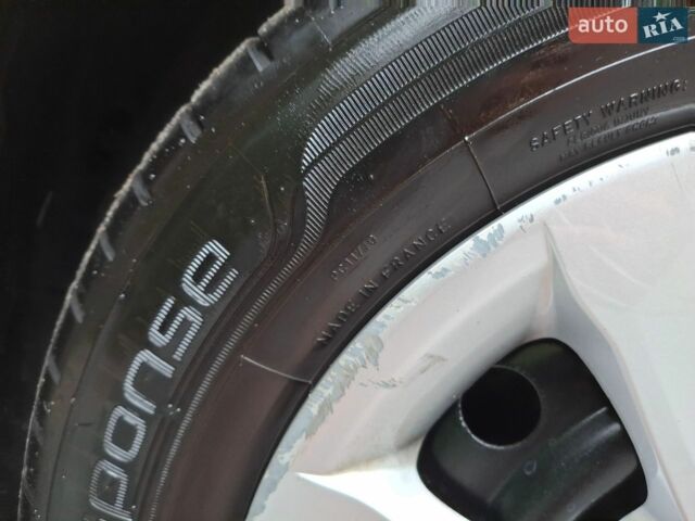 Белый Киа Рио, объемом двигателя 1.4 л и пробегом 78 тыс. км за 12345 $, фото 55 на Automoto.ua