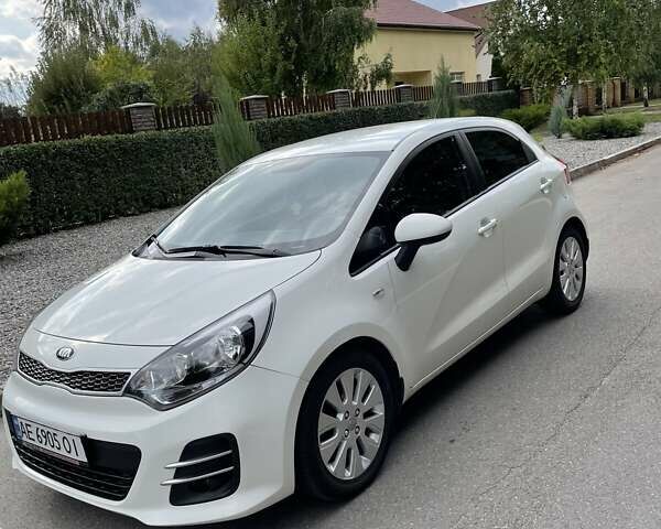 Белый Киа Рио, объемом двигателя 1.4 л и пробегом 94 тыс. км за 11200 $, фото 2 на Automoto.ua