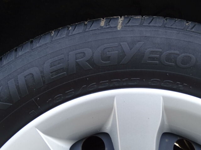 Белый Киа Рио, объемом двигателя 1.1 л и пробегом 72 тыс. км за 8900 $, фото 62 на Automoto.ua