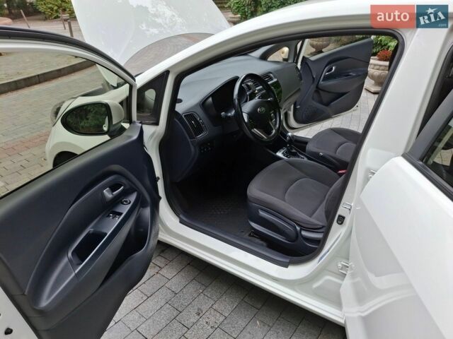 Белый Киа Рио, объемом двигателя 1.4 л и пробегом 78 тыс. км за 12345 $, фото 35 на Automoto.ua