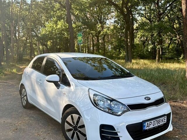 Белый Киа Рио, объемом двигателя 1.4 л и пробегом 82 тыс. км за 12700 $, фото 2 на Automoto.ua