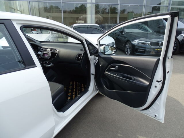 Белый Киа Рио, объемом двигателя 1.1 л и пробегом 72 тыс. км за 8900 $, фото 38 на Automoto.ua