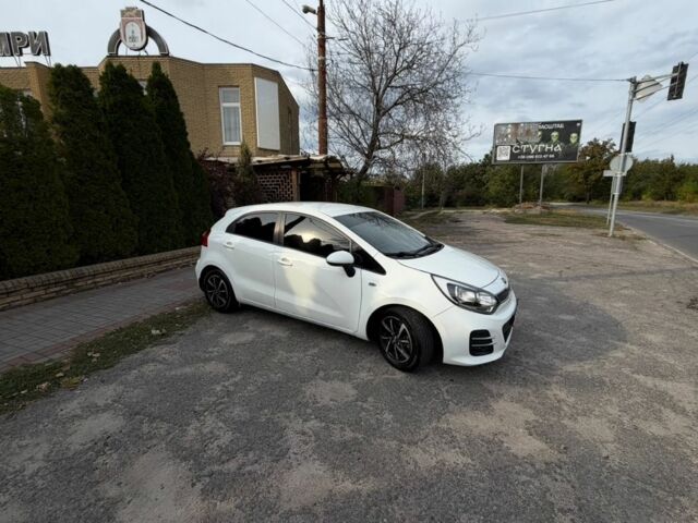 Білий Кіа Ріо, об'ємом двигуна 1.4 л та пробігом 95 тис. км за 8831 $, фото 4 на Automoto.ua