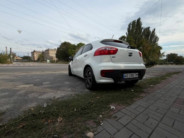 Білий Кіа Ріо, об'ємом двигуна 1.4 л та пробігом 95 тис. км за 8831 $, фото 1 на Automoto.ua