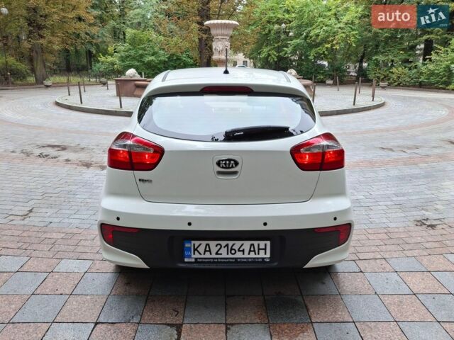 Белый Киа Рио, объемом двигателя 1.4 л и пробегом 78 тыс. км за 12345 $, фото 3 на Automoto.ua