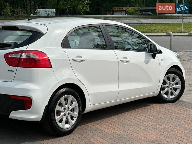 Белый Киа Рио, объемом двигателя 1.4 л и пробегом 115 тыс. км за 7500 $, фото 12 на Automoto.ua