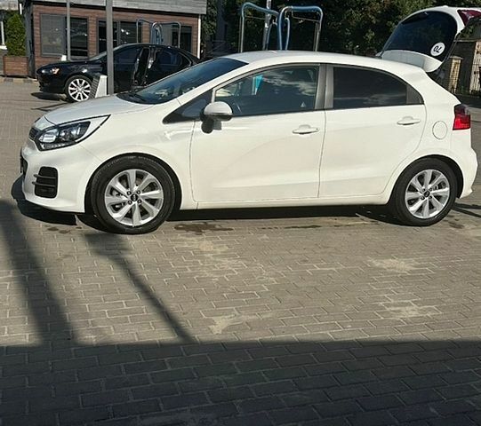 Білий Кіа Ріо, об'ємом двигуна 1.4 л та пробігом 117 тис. км за 12500 $, фото 2 на Automoto.ua