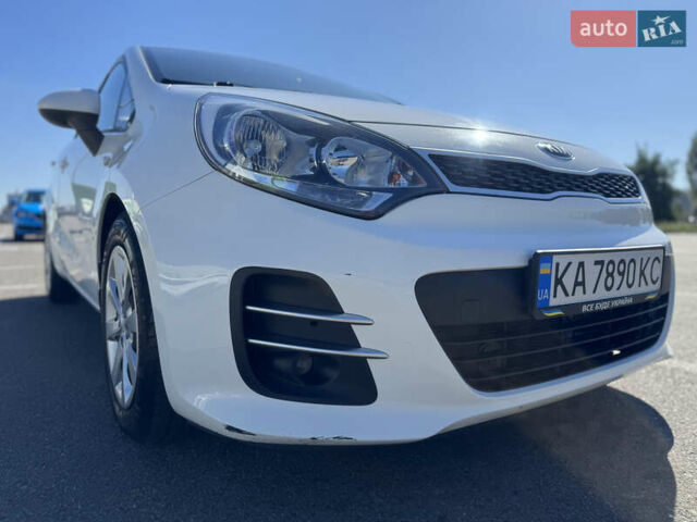 Белый Киа Рио, объемом двигателя 1.4 л и пробегом 107 тыс. км за 9500 $, фото 24 на Automoto.ua