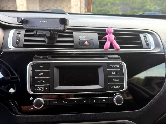 Білий Кіа Ріо, об'ємом двигуна 1.4 л та пробігом 136 тис. км за 11000 $, фото 35 на Automoto.ua