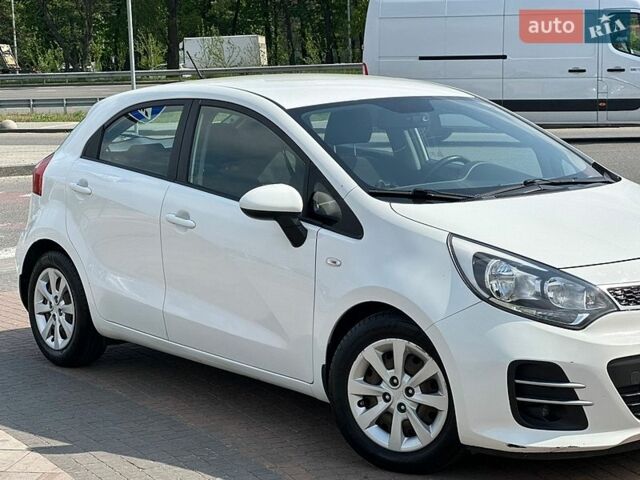 Белый Киа Рио, объемом двигателя 1.4 л и пробегом 115 тыс. км за 7500 $, фото 6 на Automoto.ua