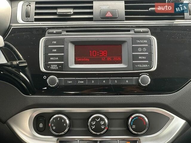 Белый Киа Рио, объемом двигателя 1.4 л и пробегом 115 тыс. км за 7500 $, фото 22 на Automoto.ua
