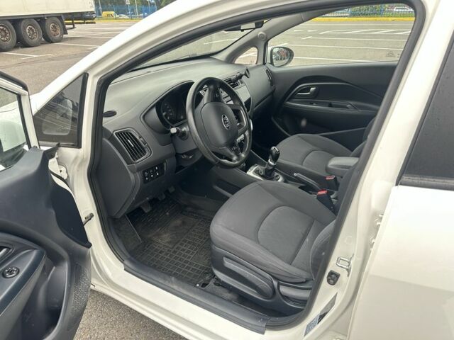 Білий Кіа Ріо, об'ємом двигуна 1.4 л та пробігом 115 тис. км за 7500 $, фото 9 на Automoto.ua