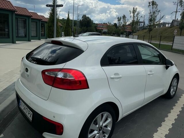 Білий Кіа Ріо, об'ємом двигуна 1.4 л та пробігом 117 тис. км за 12800 $, фото 5 на Automoto.ua