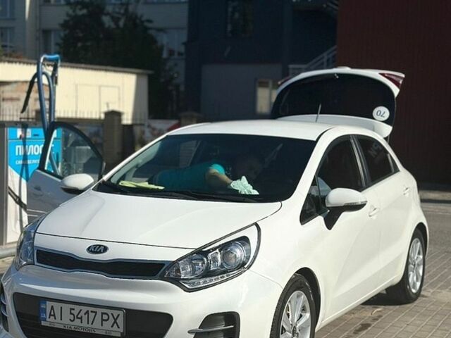 Білий Кіа Ріо, об'ємом двигуна 1.4 л та пробігом 117 тис. км за 12500 $, фото 3 на Automoto.ua