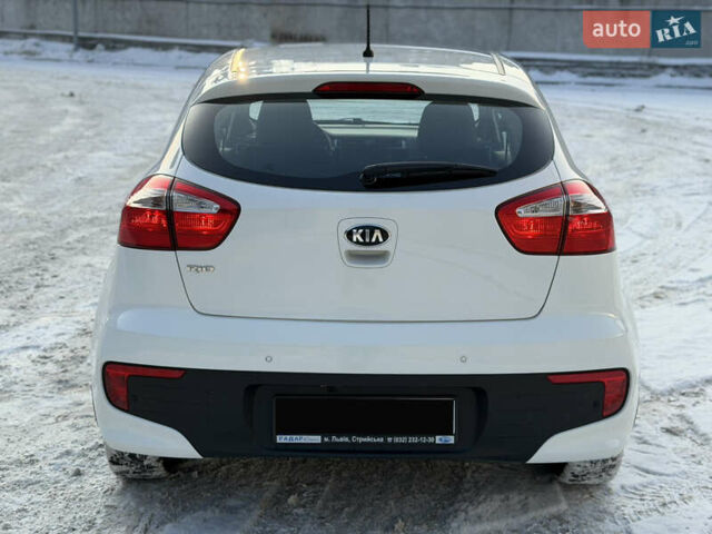 Білий Кіа Ріо, об'ємом двигуна 1.4 л та пробігом 65 тис. км за 12700 $, фото 8 на Automoto.ua