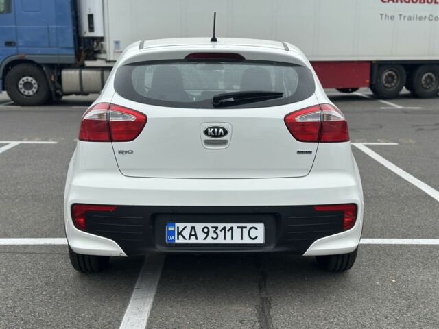 Білий Кіа Ріо, об'ємом двигуна 1.4 л та пробігом 115 тис. км за 7500 $, фото 6 на Automoto.ua