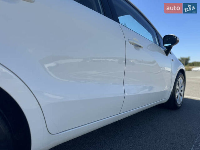 Белый Киа Рио, объемом двигателя 1.4 л и пробегом 107 тыс. км за 9500 $, фото 29 на Automoto.ua