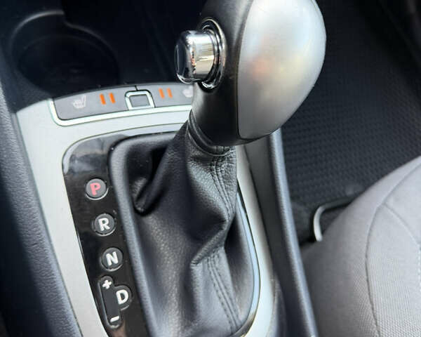 Білий Кіа Ріо, об'ємом двигуна 1.4 л та пробігом 65 тис. км за 12700 $, фото 27 на Automoto.ua