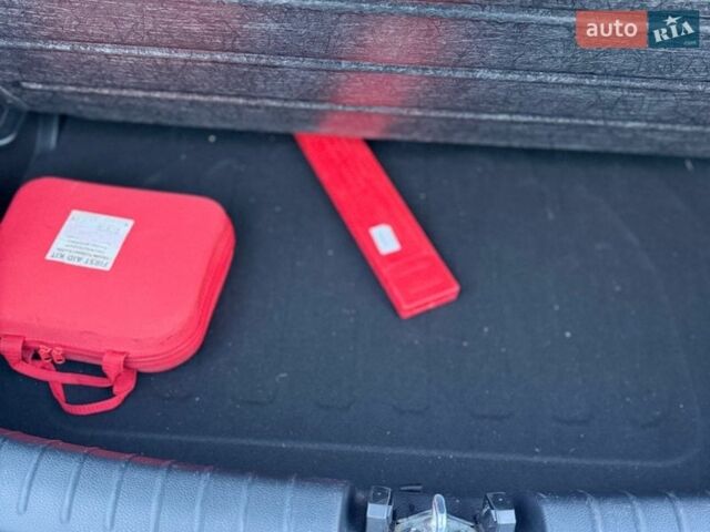 Білий Кіа Ріо, об'ємом двигуна 1.4 л та пробігом 89 тис. км за 13400 $, фото 39 на Automoto.ua