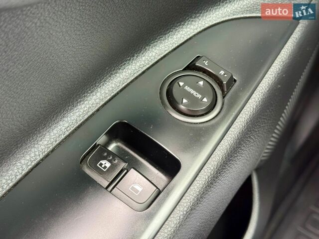 Білий Кіа Ріо, об'ємом двигуна 1.25 л та пробігом 69 тис. км за 9900 $, фото 18 на Automoto.ua