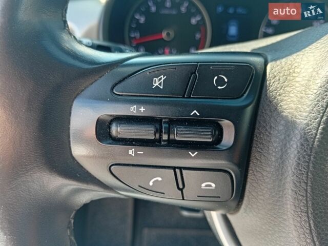 Білий Кіа Ріо, об'ємом двигуна 1.37 л та пробігом 90 тис. км за 12950 $, фото 12 на Automoto.ua