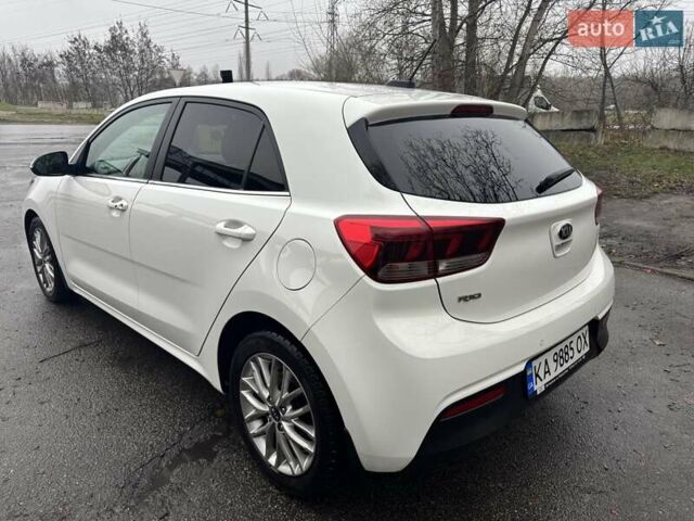 Белый Киа Рио, объемом двигателя 1.37 л и пробегом 40 тыс. км за 13990 $, фото 2 на Automoto.ua