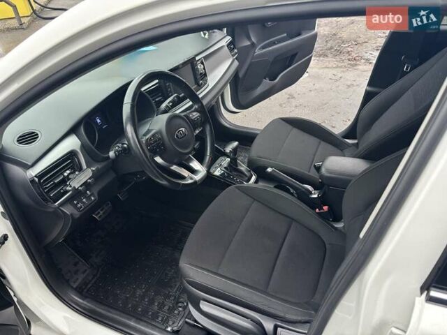 Белый Киа Рио, объемом двигателя 1.37 л и пробегом 40 тыс. км за 13990 $, фото 8 на Automoto.ua