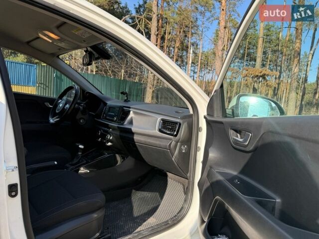 Белый Киа Рио, объемом двигателя 1.4 л и пробегом 138 тыс. км за 12000 $, фото 9 на Automoto.ua