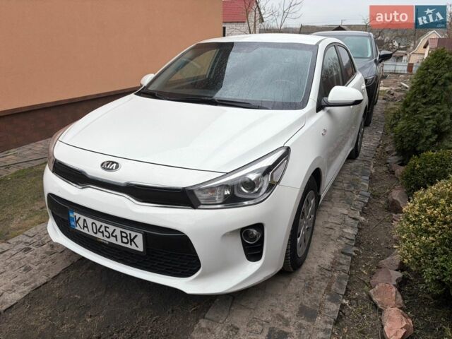 Белый Киа Рио, объемом двигателя 1.37 л и пробегом 98 тыс. км за 13000 $, фото 8 на Automoto.ua