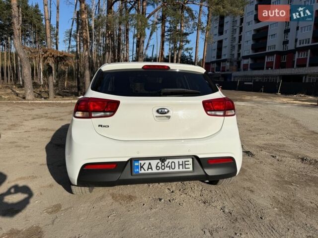 Белый Киа Рио, объемом двигателя 1.4 л и пробегом 138 тыс. км за 12000 $, фото 7 на Automoto.ua