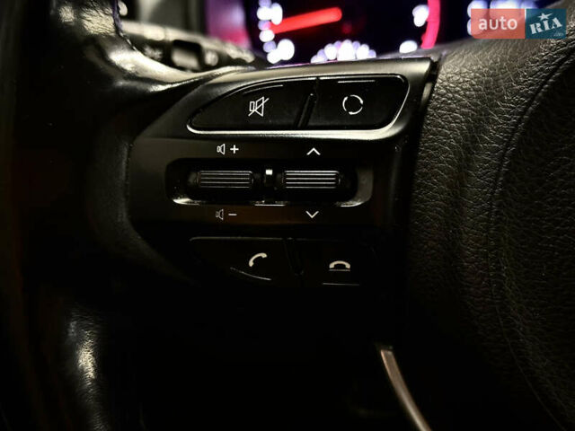 Білий Кіа Ріо, об'ємом двигуна 1.4 л та пробігом 65 тис. км за 12499 $, фото 23 на Automoto.ua