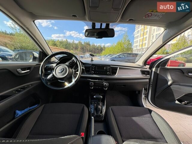 Белый Киа Рио, объемом двигателя 1.37 л и пробегом 150 тыс. км за 11000 $, фото 12 на Automoto.ua