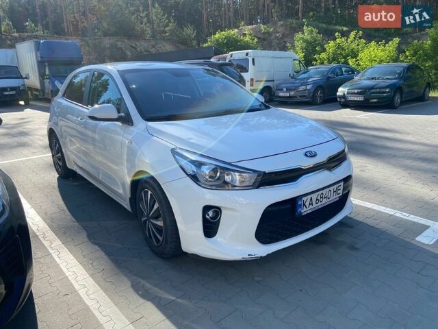 Белый Киа Рио, объемом двигателя 1.4 л и пробегом 150 тыс. км за 11000 $, фото 2 на Automoto.ua