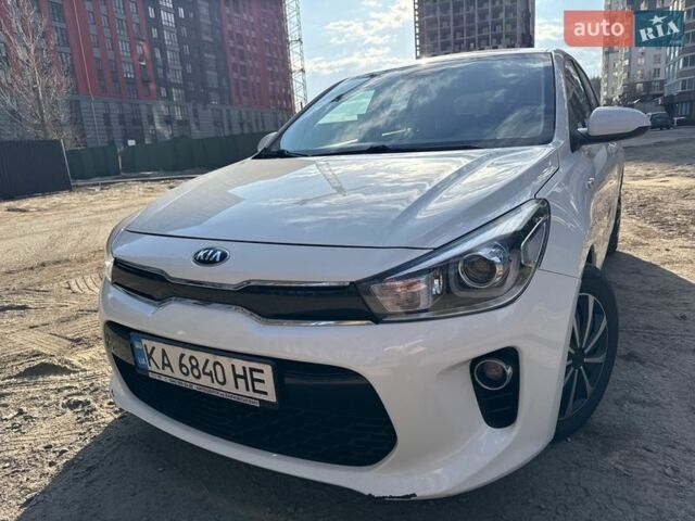 Белый Киа Рио, объемом двигателя 1.4 л и пробегом 138 тыс. км за 12000 $, фото 16 на Automoto.ua