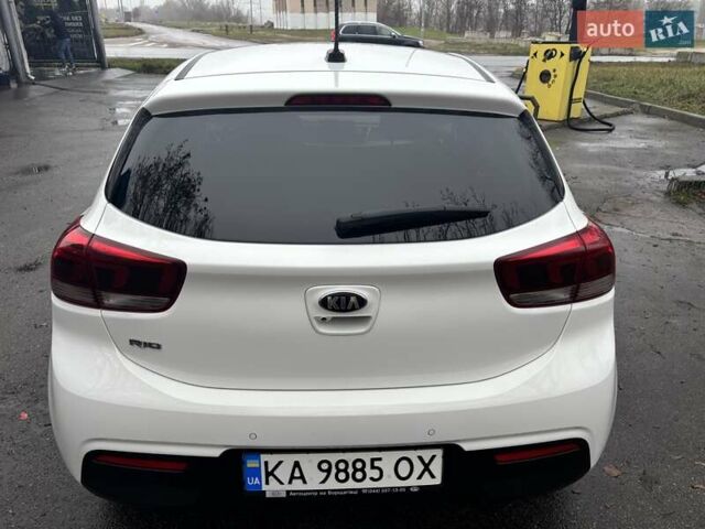 Белый Киа Рио, объемом двигателя 1.37 л и пробегом 40 тыс. км за 13990 $, фото 3 на Automoto.ua