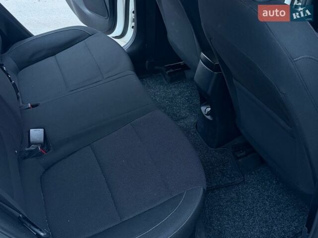 Белый Киа Рио, объемом двигателя 1.4 л и пробегом 89 тыс. км за 13500 $, фото 32 на Automoto.ua