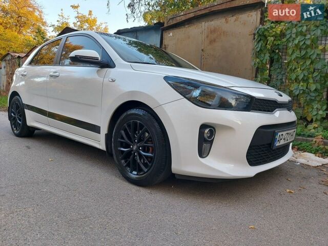 Белый Киа Рио, объемом двигателя 1.2 л и пробегом 13 тыс. км за 10999 $, фото 3 на Automoto.ua