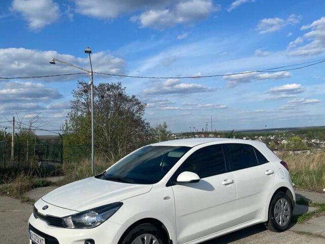 Белый Киа Рио, объемом двигателя 1.25 л и пробегом 69 тыс. км за 8500 $, фото 2 на Automoto.ua