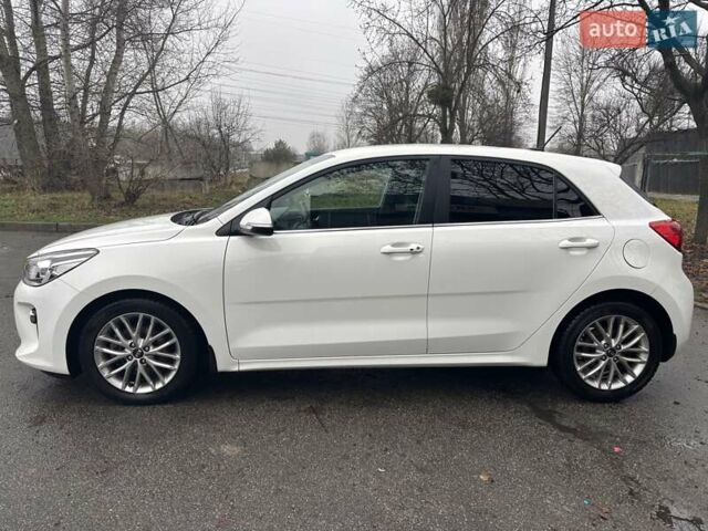 Белый Киа Рио, объемом двигателя 1.37 л и пробегом 40 тыс. км за 13990 $, фото 1 на Automoto.ua