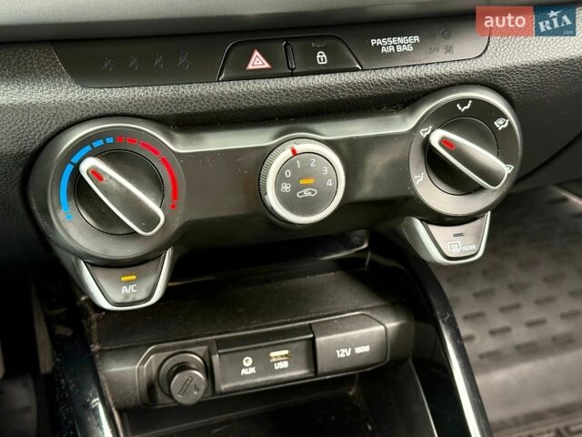 Білий Кіа Ріо, об'ємом двигуна 1.25 л та пробігом 69 тис. км за 9900 $, фото 15 на Automoto.ua