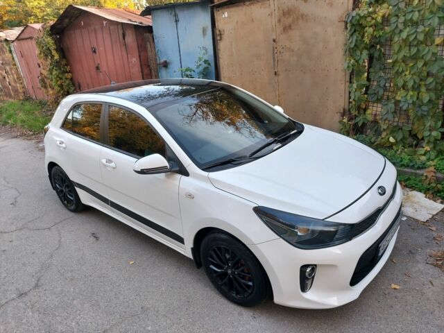 Белый Киа Рио, объемом двигателя 1.2 л и пробегом 136 тыс. км за 10999 $, фото 4 на Automoto.ua