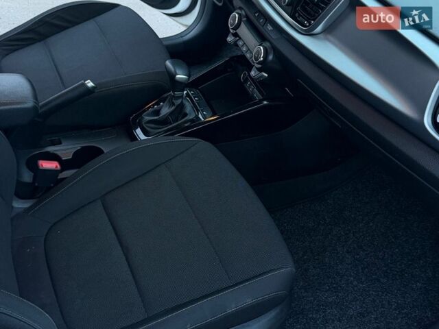 Белый Киа Рио, объемом двигателя 1.4 л и пробегом 89 тыс. км за 13500 $, фото 34 на Automoto.ua