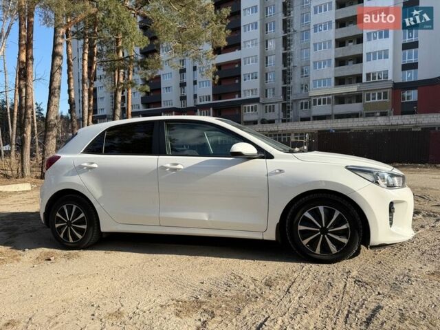 Белый Киа Рио, объемом двигателя 1.4 л и пробегом 138 тыс. км за 12000 $, фото 18 на Automoto.ua